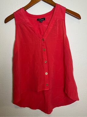 bebe Y2K Coral-Red Sleeveless Button-Front V-Neck high low Camisole tank